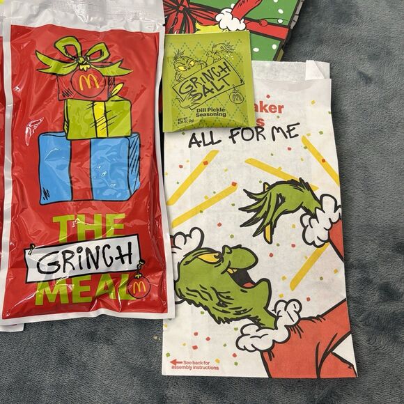 Mcdonald’s Grinch Meal 2 Unopened Socks Boxes Grinch Salt Shaker Bags 2025 - Picture 3 of 6
